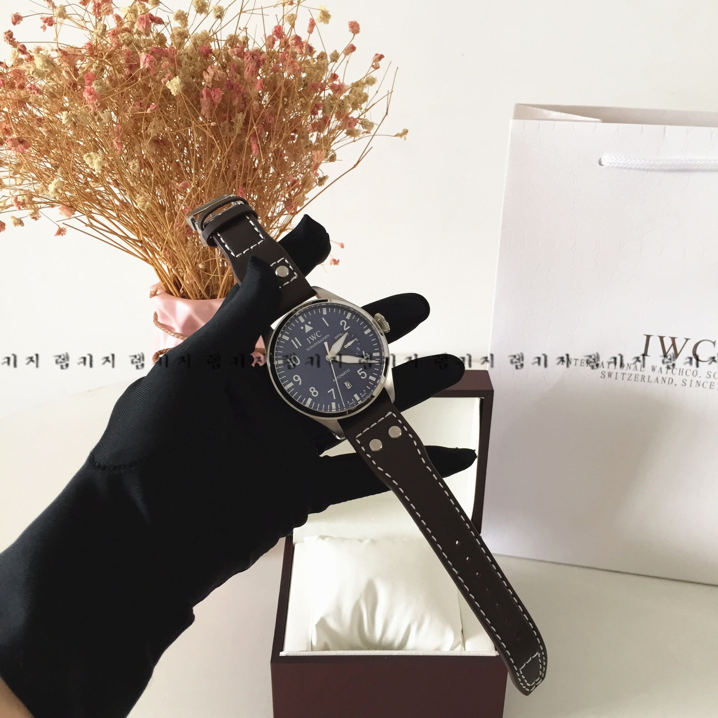 IWC 빅파일럿 어린왕자 에디션 가죽시계